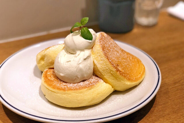 【ざわつく金曜日】パンケーキ東京3選 蒸し焼きホットケーキ キャラメルバナナパンケーキ 生クリームの花咲くパンケーキ