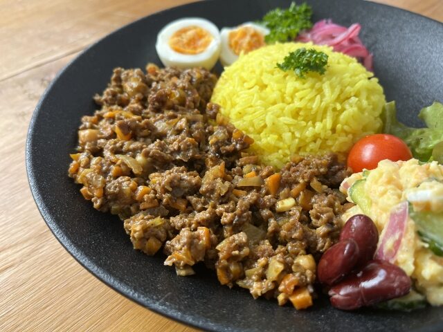 【夜会】カレーNo.1選手権！芸能人愛用のおすすめカレー店まとめ