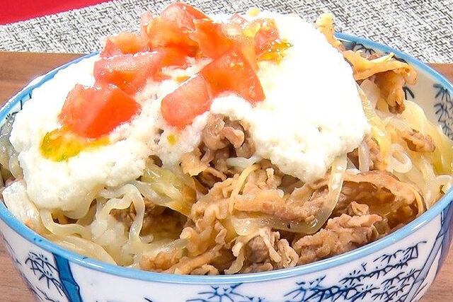 【ウワサのお客さま】トマトとろろ牛丼のレシピ(ラグビー飯)レジェンド寮母の村野明子さん