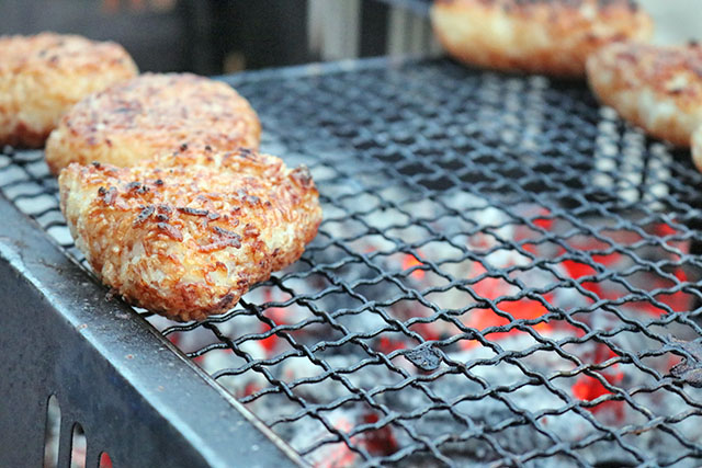 【DAIGOも台所】さっぱりホイル肉巻き＆焼きおにぎりのレシピ｜簡単アウトドア料理