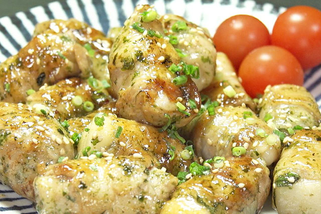 【シューイチ】甘辛磯辺の肉巻き餅のレシピ rinaさんの余った餅でバズり飯-1GP