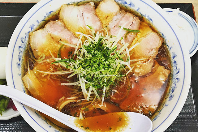 【行列のできる相談所】えーちゃん食堂チャーシューメン(目黒朝ラーメン)SUSURUおすすめ地元麺