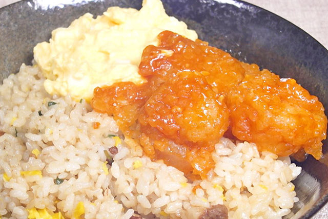 【シューイチ】エビチリ天津風炒飯のレシピ 経塚翼さんのコンビニ食材バズり飯-1GP