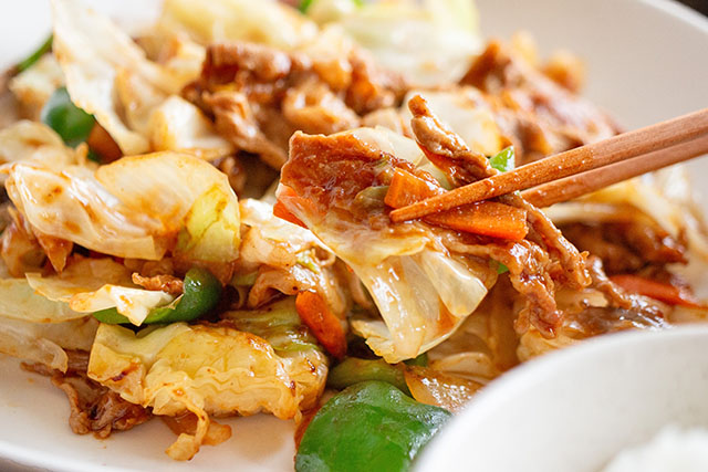 【ヒルナンデス】なんちゃって豚肉の野菜炒めのレシピ(氷こんにゃくで代用)簡単おいしい節約レシピ