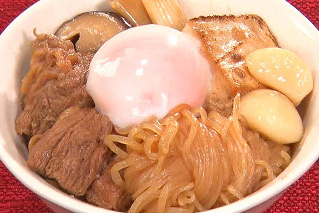 【ウワサのお客さま】牛肉ゴロゴロスタミナすき焼きのレシピ(7月18日)レジェンド寮母の村野明子さんラグビー飯今日の料理