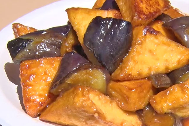 【ザ・共通テン】なすと厚揚げのスタミナ炒めのレシピ ギャル曽根のかさまし料理