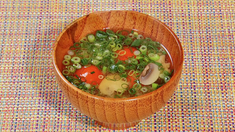 【DayDay】マッシュルームとミニトマトの味噌汁のレシピ(南野陽子)亜希のざっくりキッチン