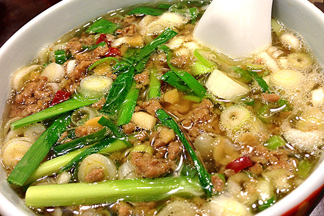 【ラヴィット】ニラたっぷりあつあつラーメンのレシピ ロバート馬場ちゃんインスタント麺アレンジ料理