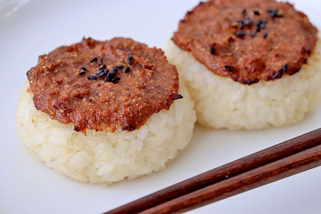 【相葉マナブ】味噌ピーナッツ焼きおにぎりのレシピ 埼玉県松伏町の落花生農家直伝