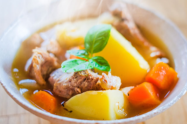 【DAIGOも台所】スペアリブとさつまいものスープのレシピ 根菜たっぷり料理