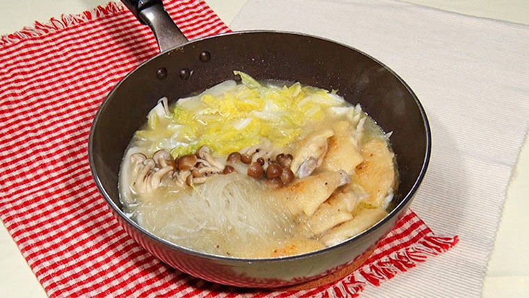 【DayDay】とろとろ白菜と鶏手羽中のスープ煮のレシピ(ワンパン)亜希のざっくりキッチン