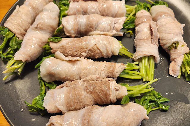 【DAIGOも台所】せりの豚肉ロール蒸しのレシピ 蒸し器で作る料理