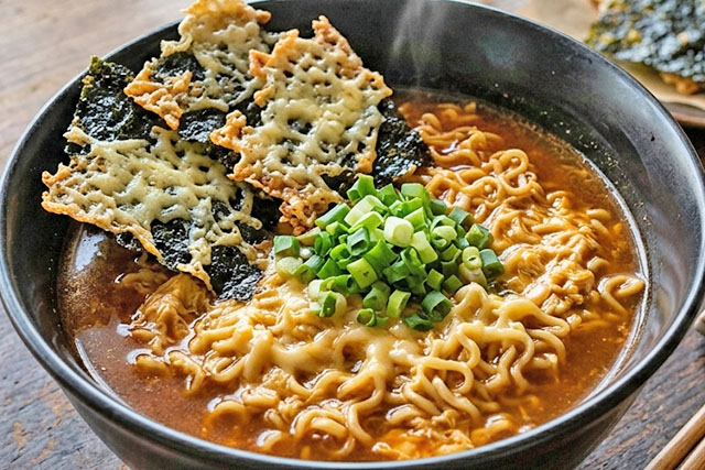 【ラヴィット】コク旨韓国ラーメンのレシピ ＆TEAMのKさん夜食料理