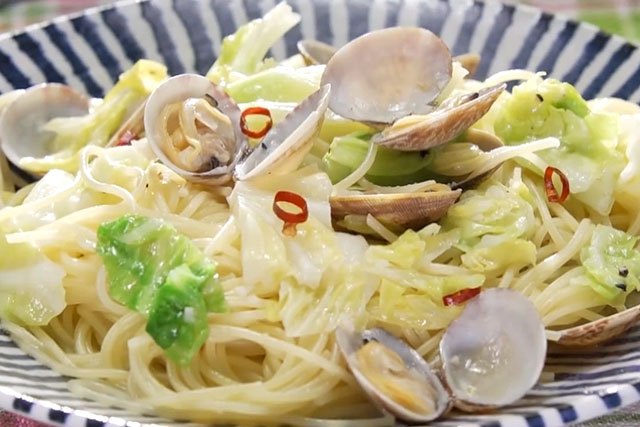 【相葉マナブ】春キャベツとアサリのペペロンチーノのレシピ 神奈川県横須賀市の春キャベツ農家直伝