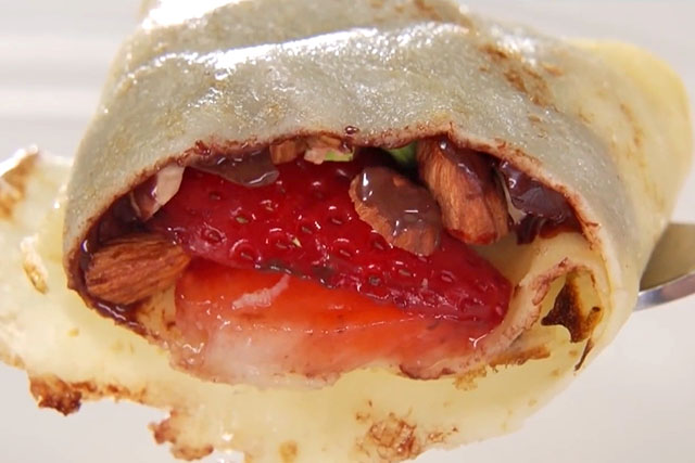 【相葉マナブ】いちごとチョコのクレープのレシピ(フライパン)鎧塚俊彦シェフ苺スイーツ