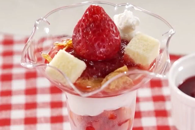 【相葉マナブ】パンナコッタを使ったいちごパフェのレシピ 鎧塚俊彦シェフ苺スイーツ