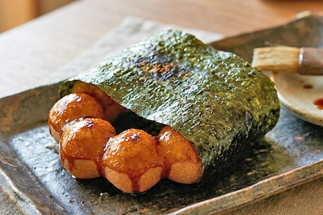 【瞬間回答】ポン・デ・リングを焼き海苔で巻いて磯辺焼き風に大変身させるレシピ